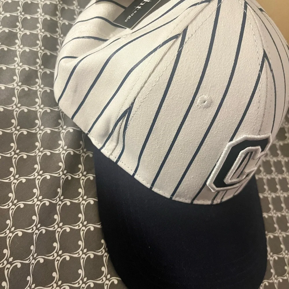 The Twilight Saga Cullen Baseball Hat - Picture 4 of 5